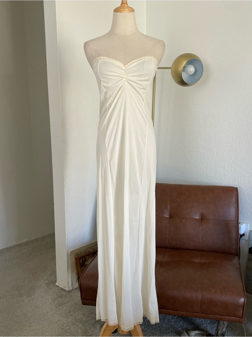 Vintage Glam Coquette Lace Trim Strapless Slip